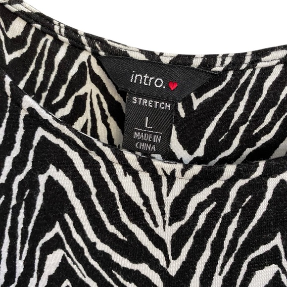 intro. Black & White Zebra Stripe Stretchy Soft Long Sleeve Size LARGE - Picture 3 of 8